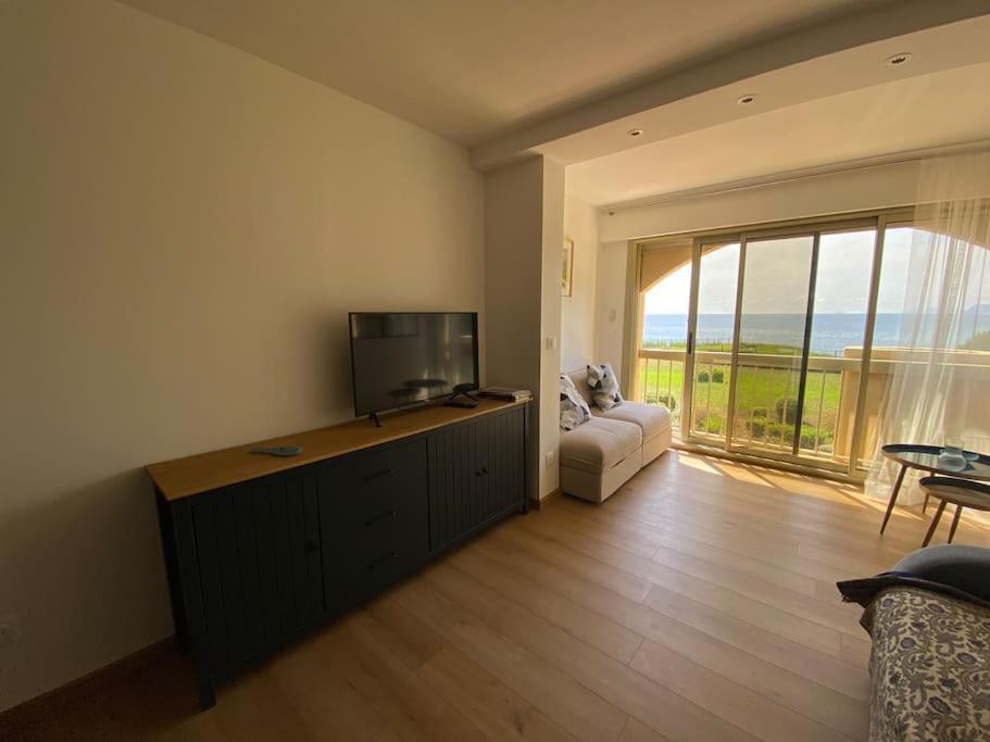 Sea-View - Wifi - Parking Apartment Six-Fours-les-Plages Exterior photo